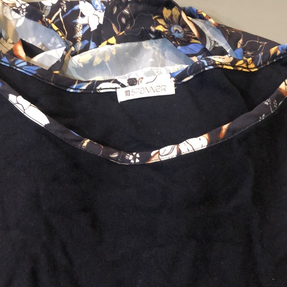 Sweater dress with floral skirt - Picture 3 of 3